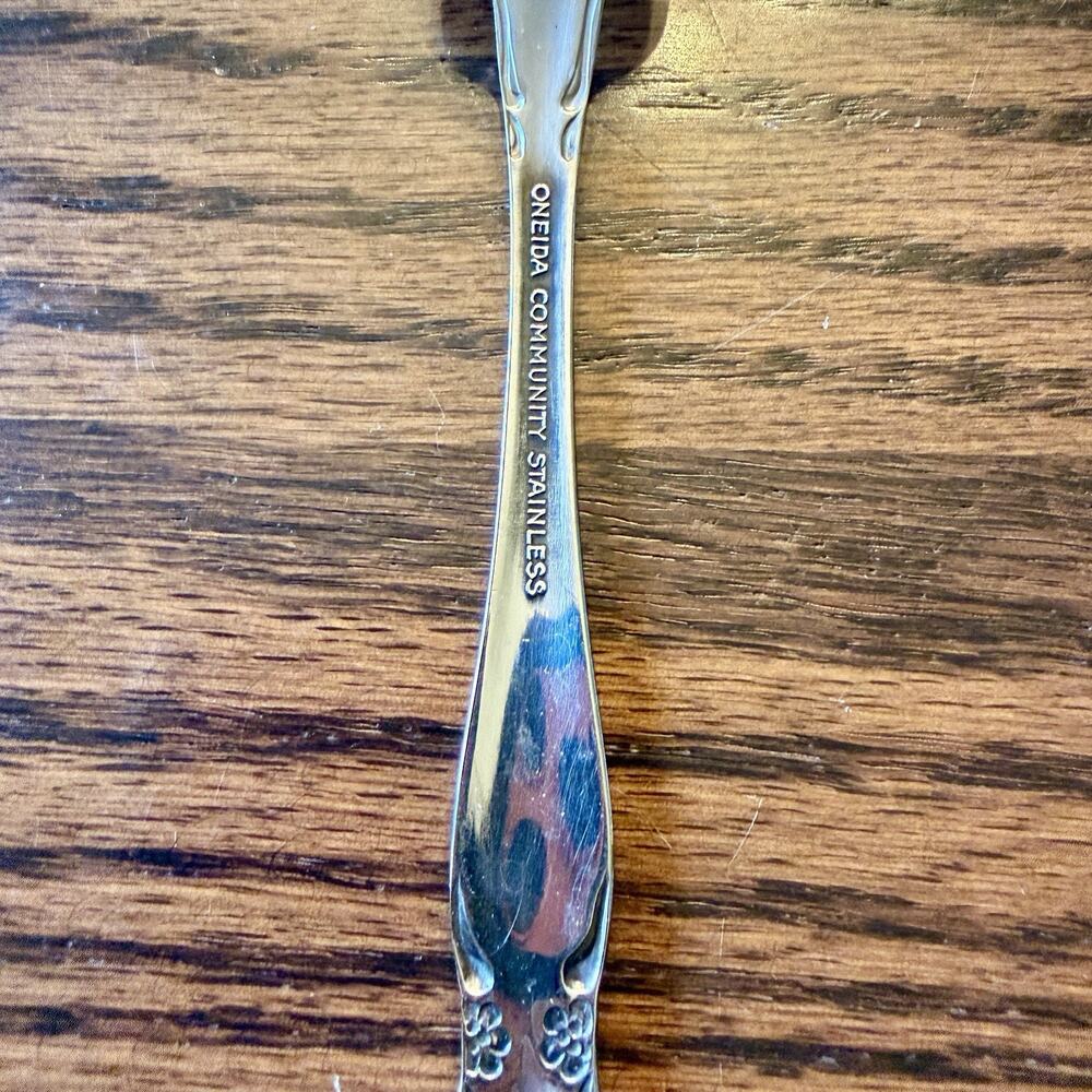 Oneida Community CHATELAINE Stainless Dinner Fork Betty Crocker Glossy Flatware - Picture 6 of 6